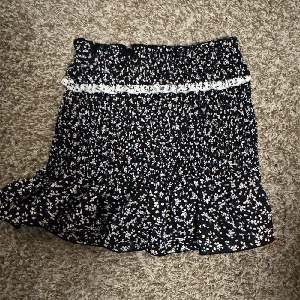 🔥2/$25 Black and White Floral Kids Skirt